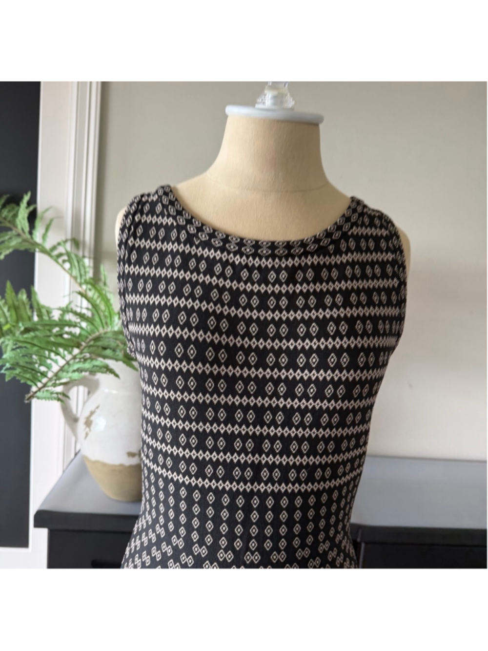 Max Studio Bandage Dress S Black Beige Fitted Knee Length High Neck - Picture 3 of 6
